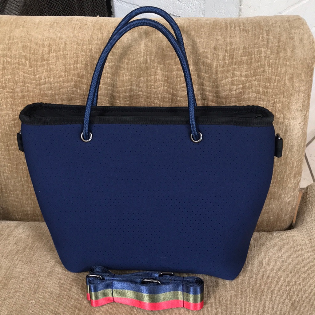 - Great Neoprene Bag